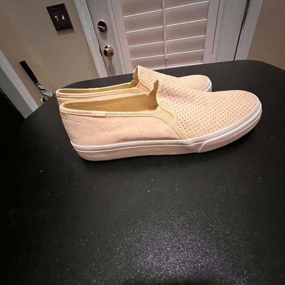 Keds Yellow Suede Perforated Slip-On Sneakers Size 9M - Picture 2 of 12